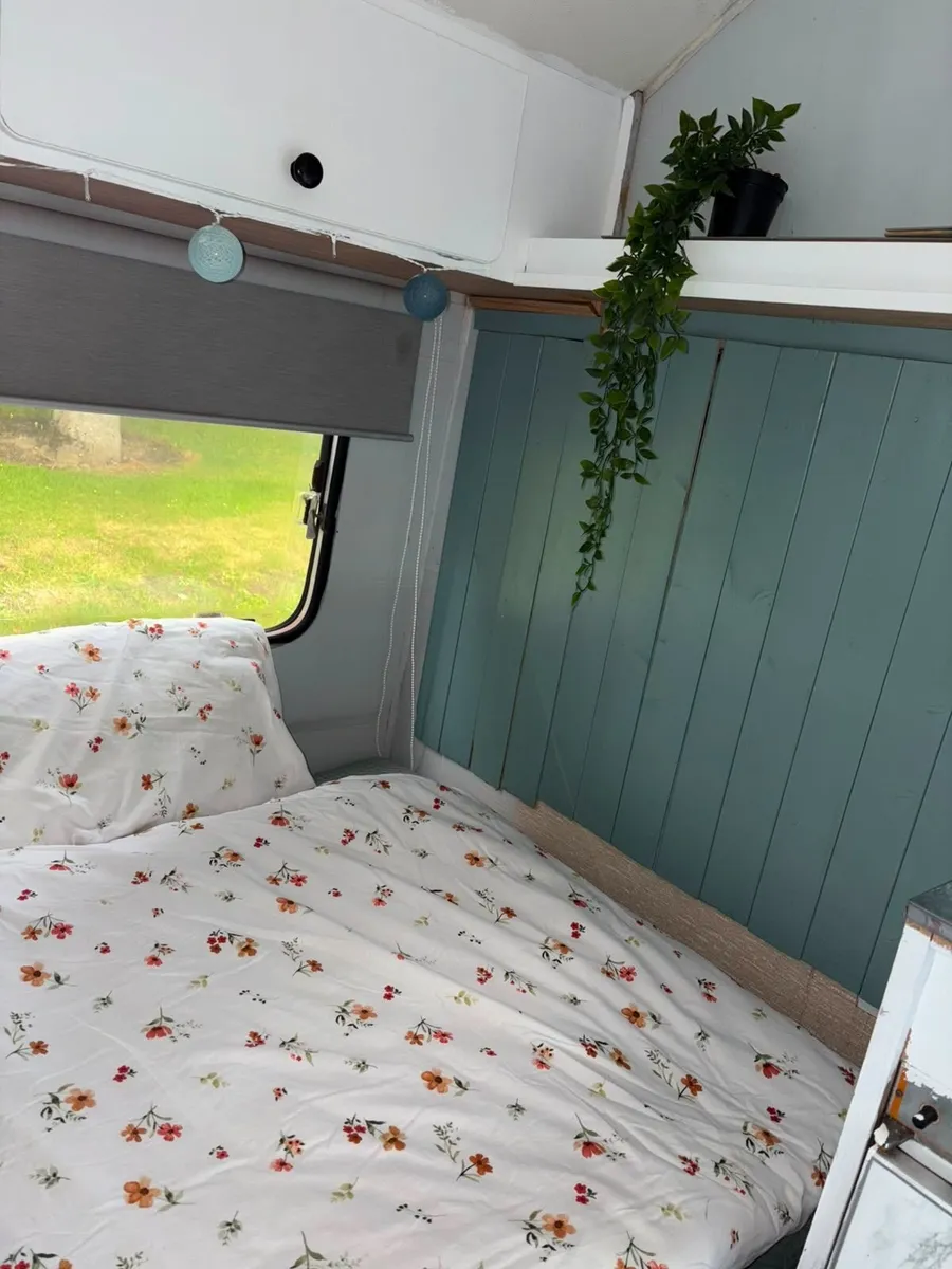 Caravan - Image 2