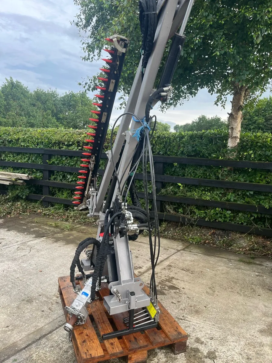 Hedge cutter - Image 1