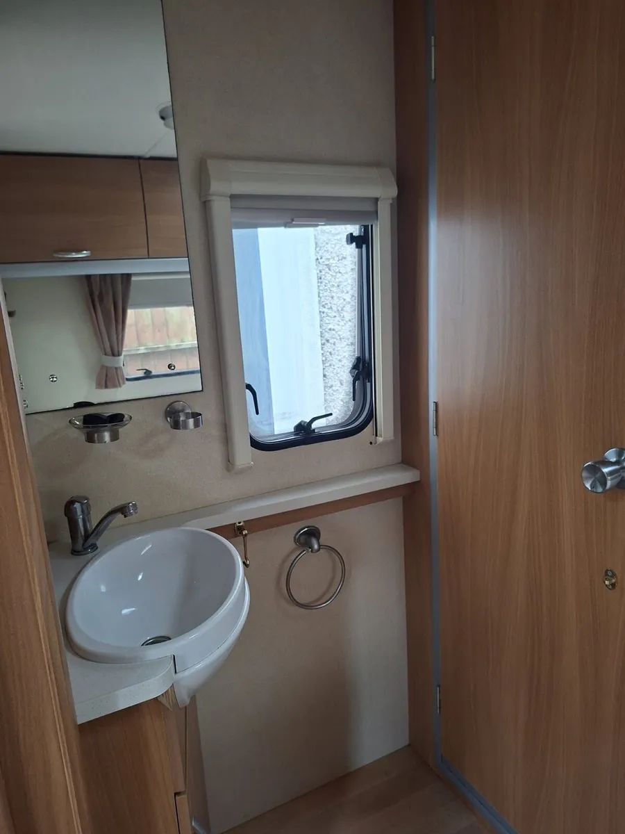 Caravan - Image 4