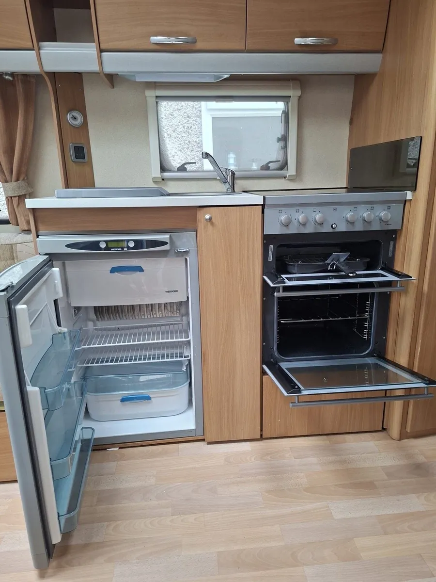 Caravan - Image 2