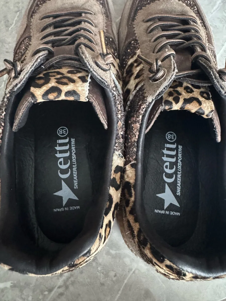 Footwear - Image 3