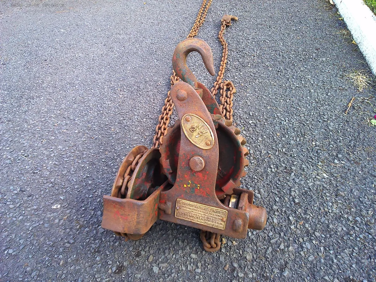 Chain Hoist - Image 2