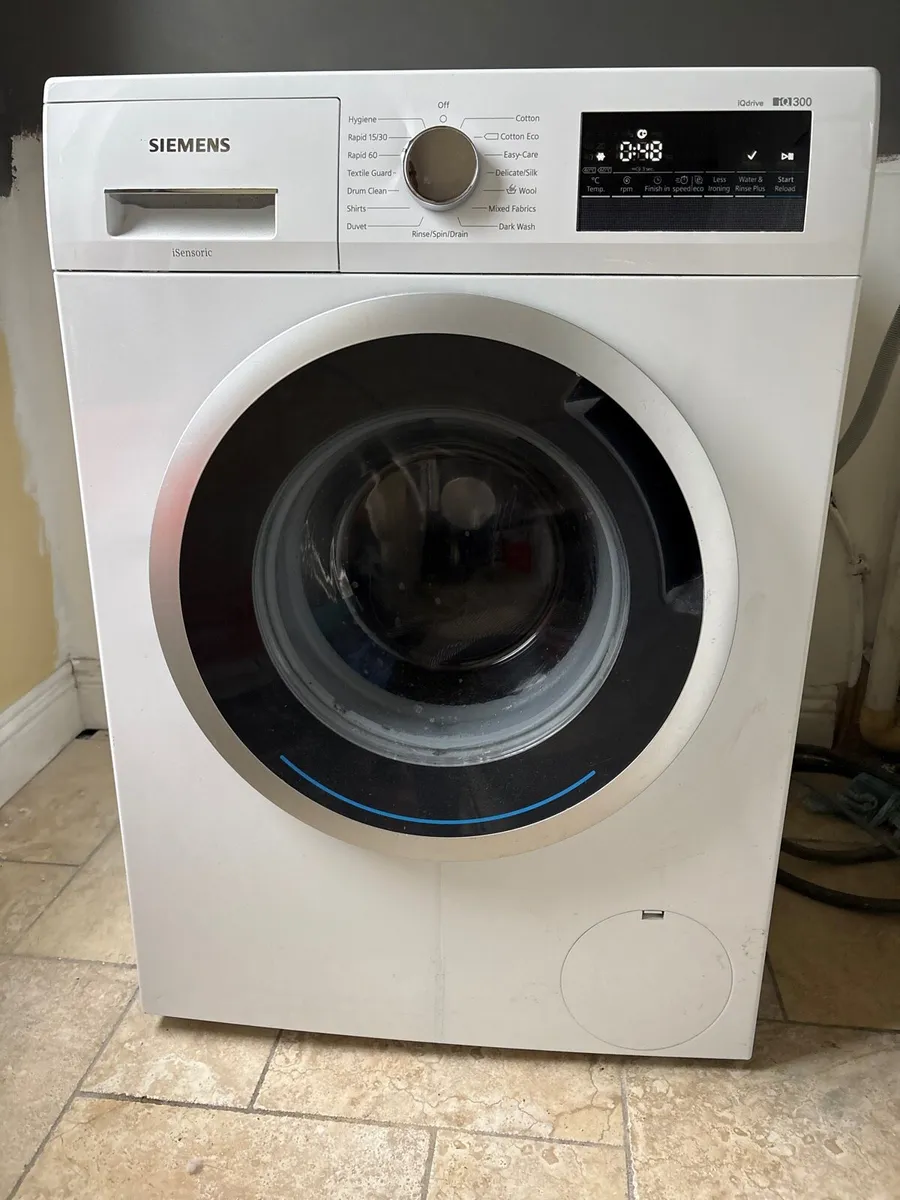 Siemens iq300 washing machine - Image 1