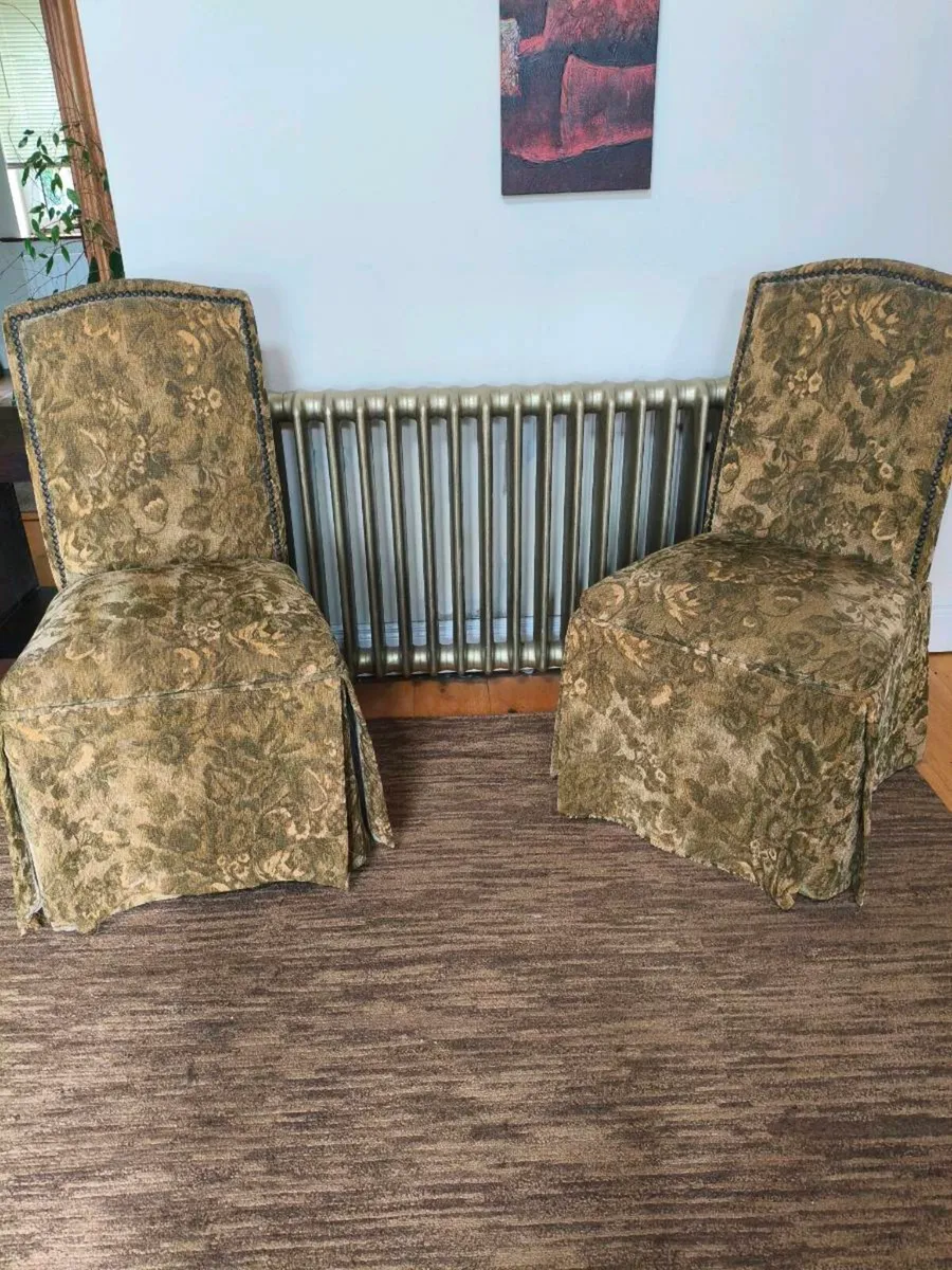 Beautiful chairs, like new 15 each or 50 for 4 - Image 2