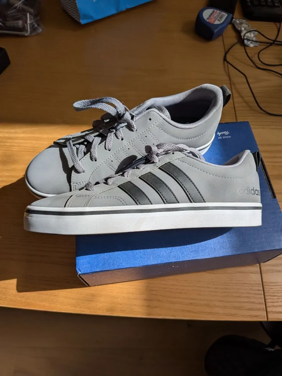 Shoes / runners - Image 1