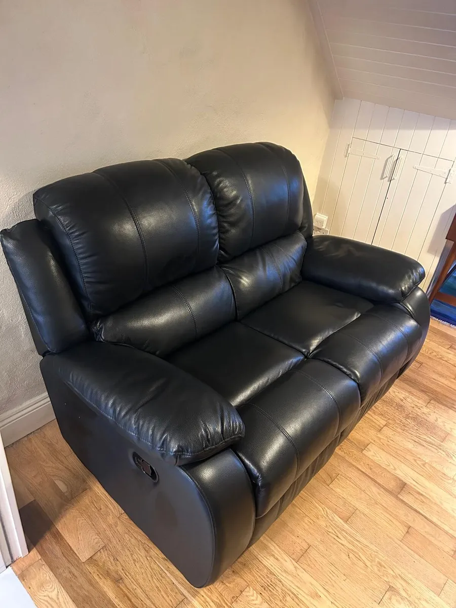 Black leather recliner - Image 4