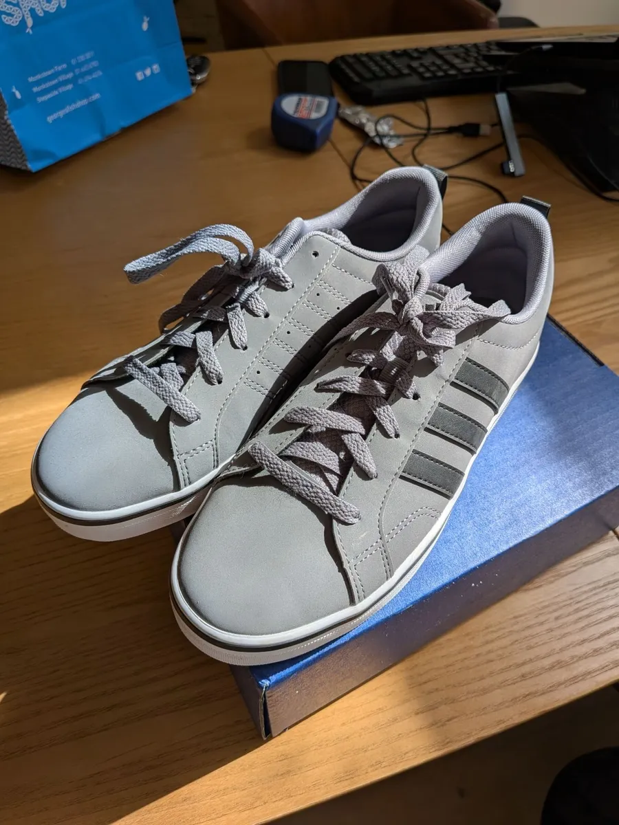 Shoes / runners - Image 2