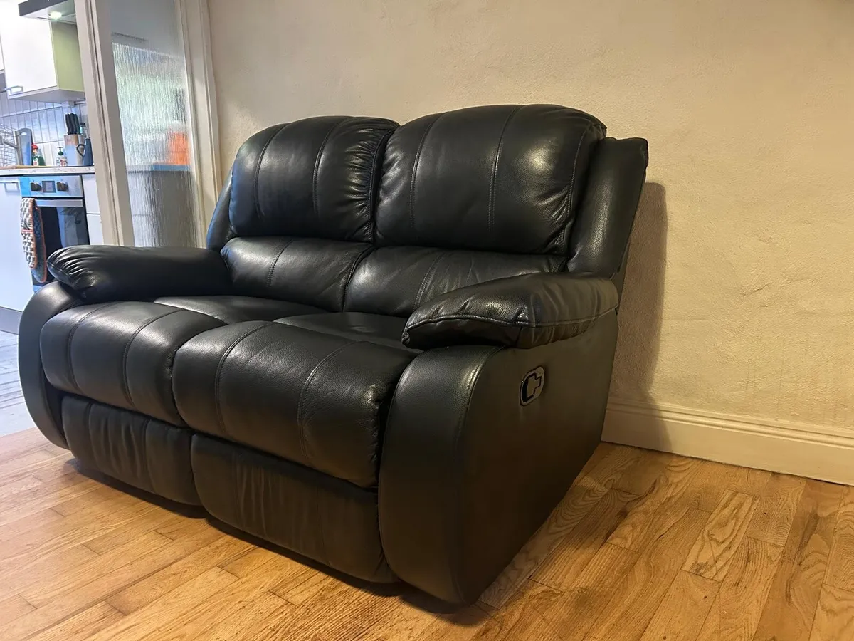 Black leather recliner - Image 2