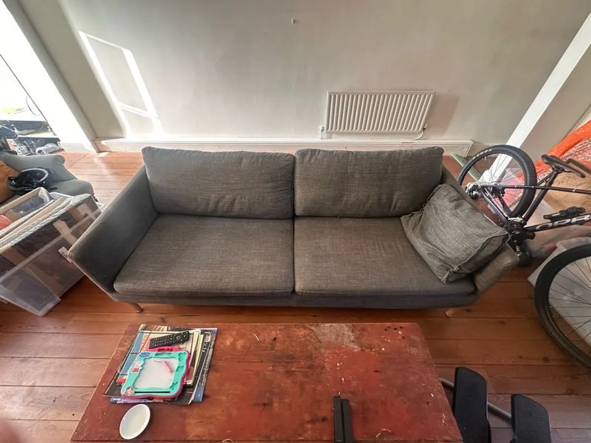 couch - Image 2