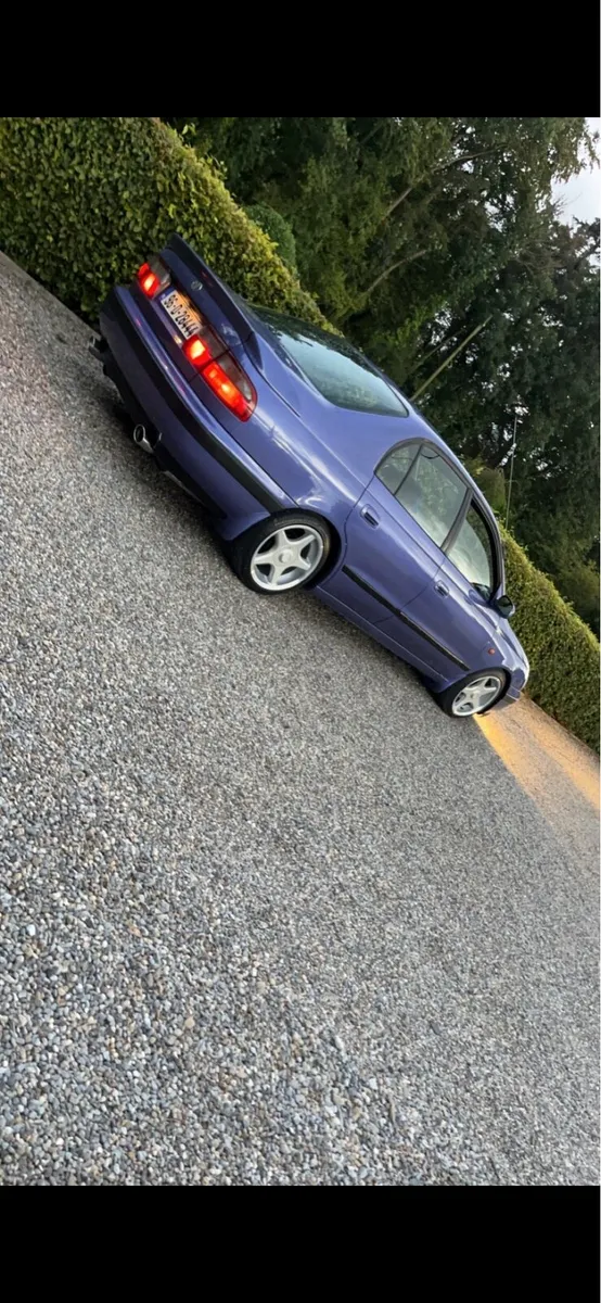 Toyota carina - Image 3