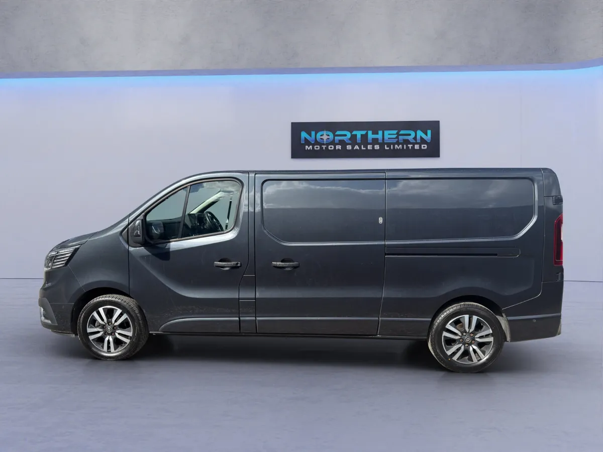 2023 Renault Trafic Sport+ 170bhp LWB - Image 4