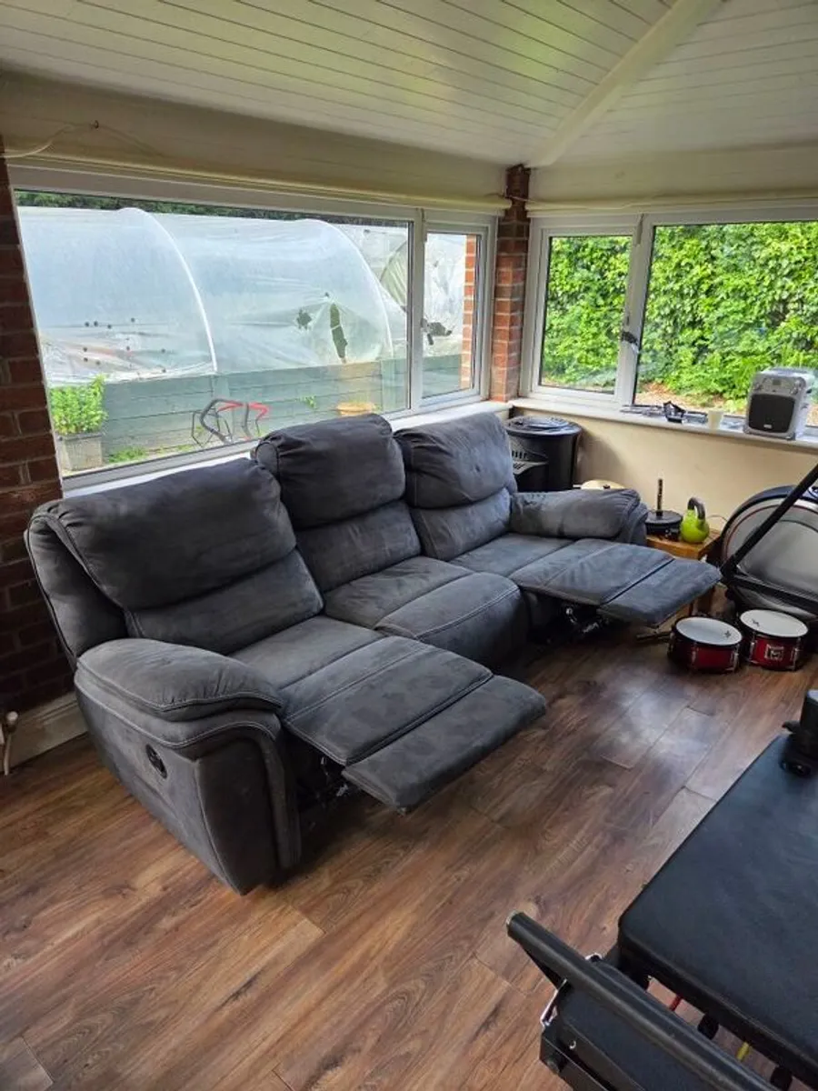 3 Seater Recliner - Image 1