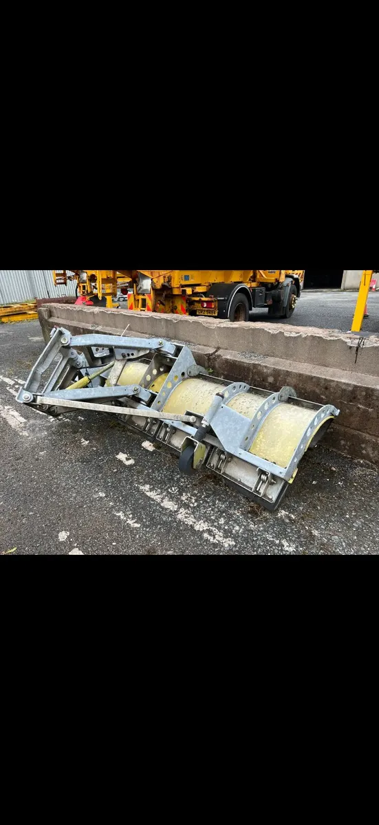 Snow plough - Image 1
