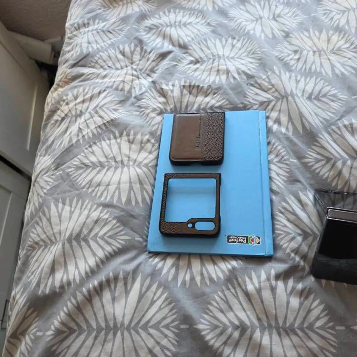 Galaxy Flip 5 - Image 4