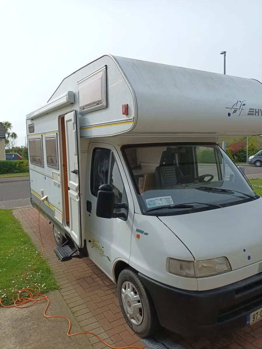 Camper - Image 1