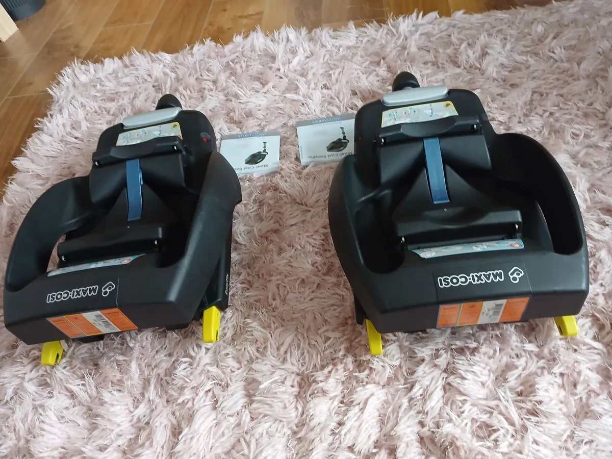Isofix car seat bases - Image 1