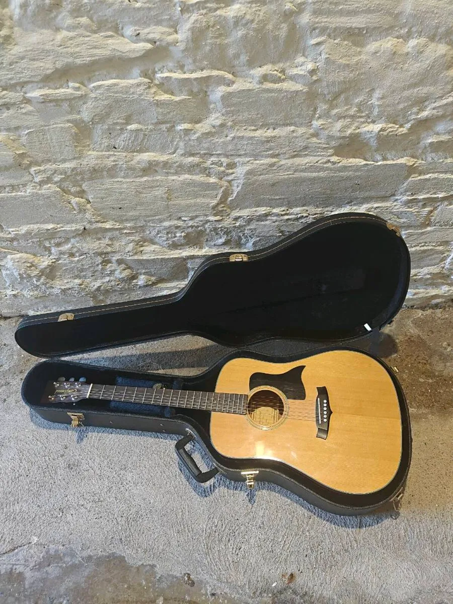 Tanglewood Acoustic Guitar & Hardcase - Image 3