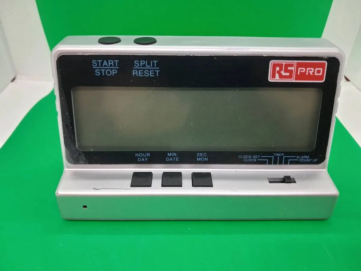 Postage - RS PRO TIMER Silver 24h Digital 440-9805 - Image 1