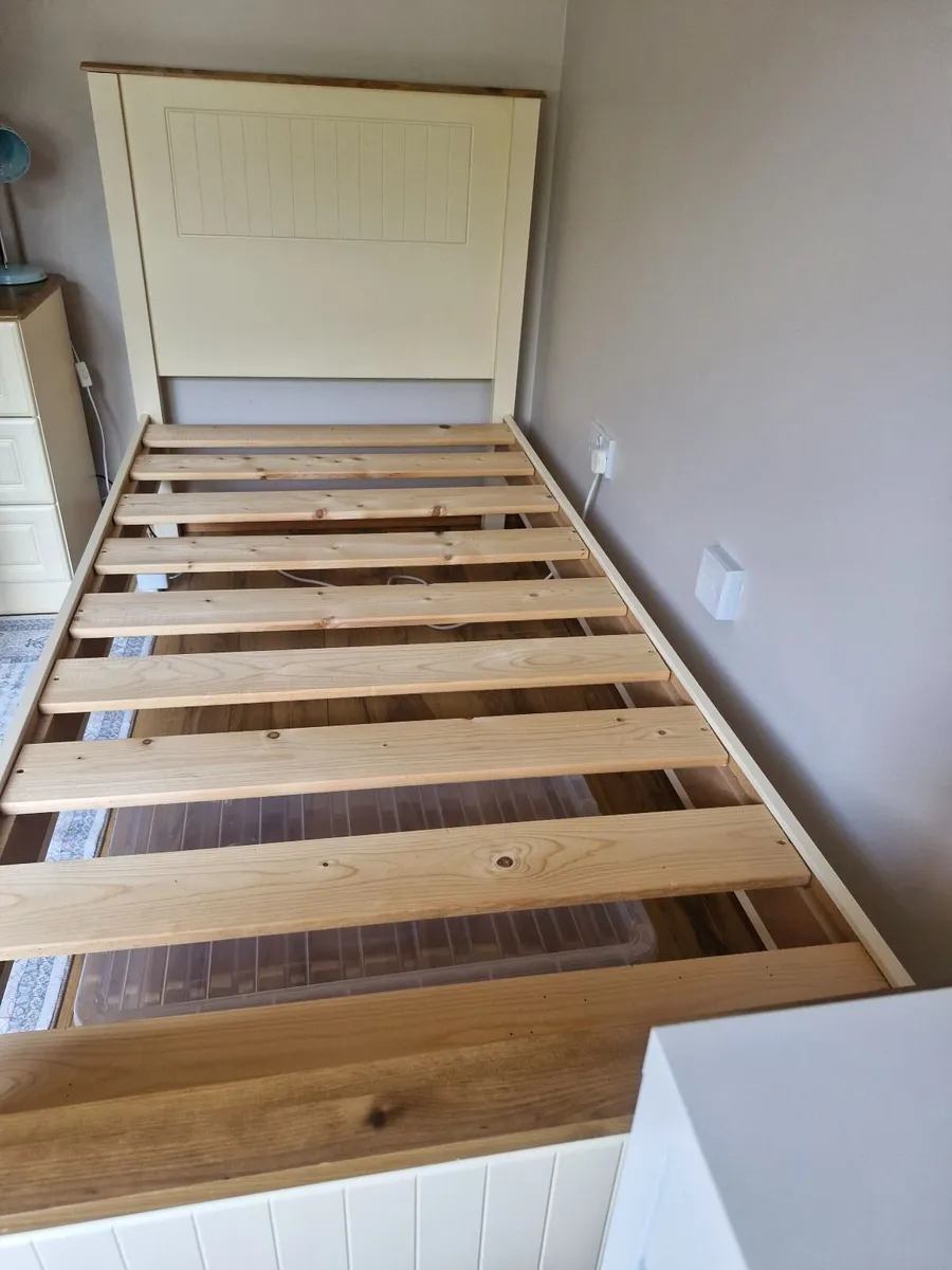Single bed and matress - Image 2