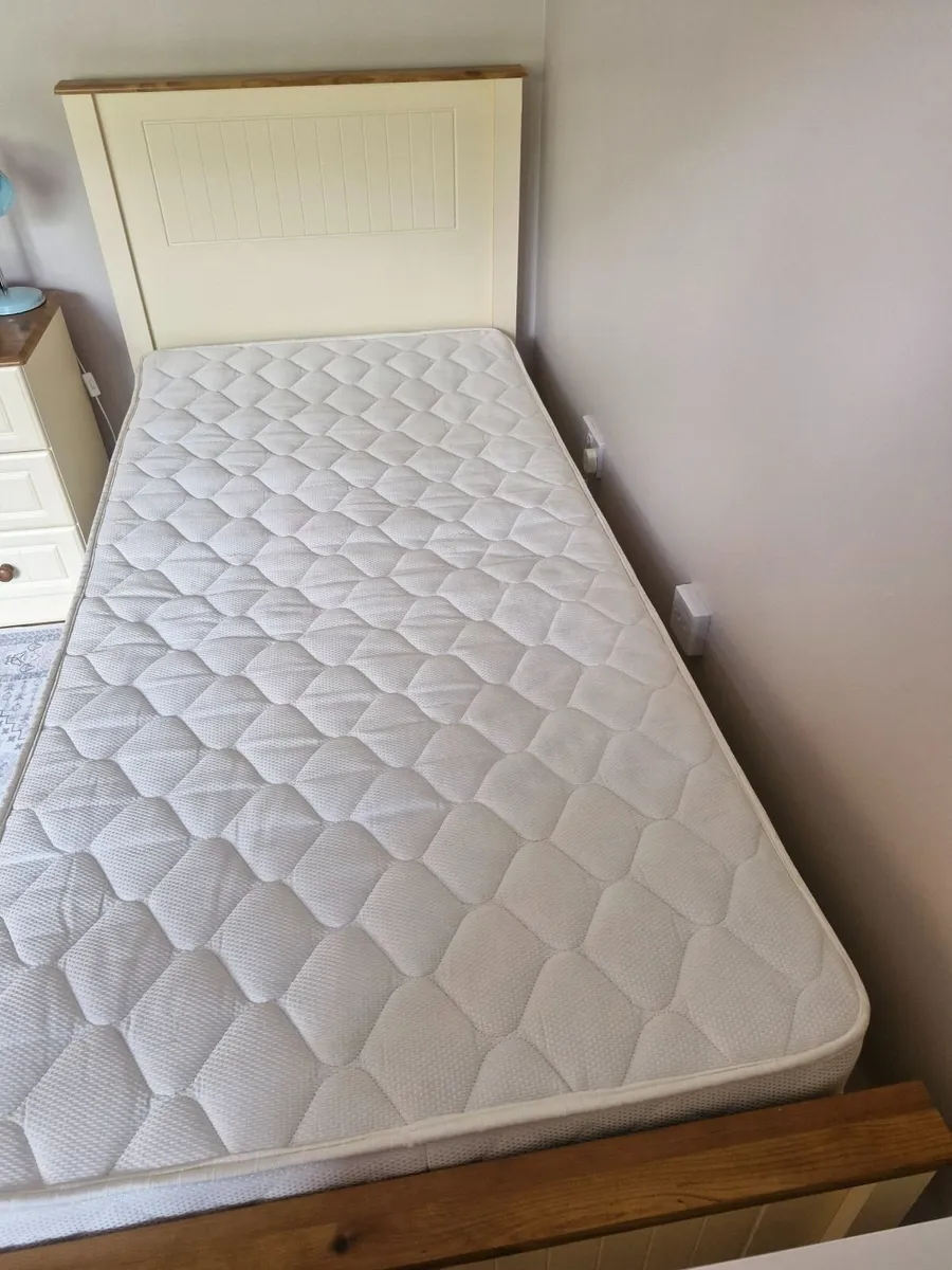 Single bed and matress - Image 3
