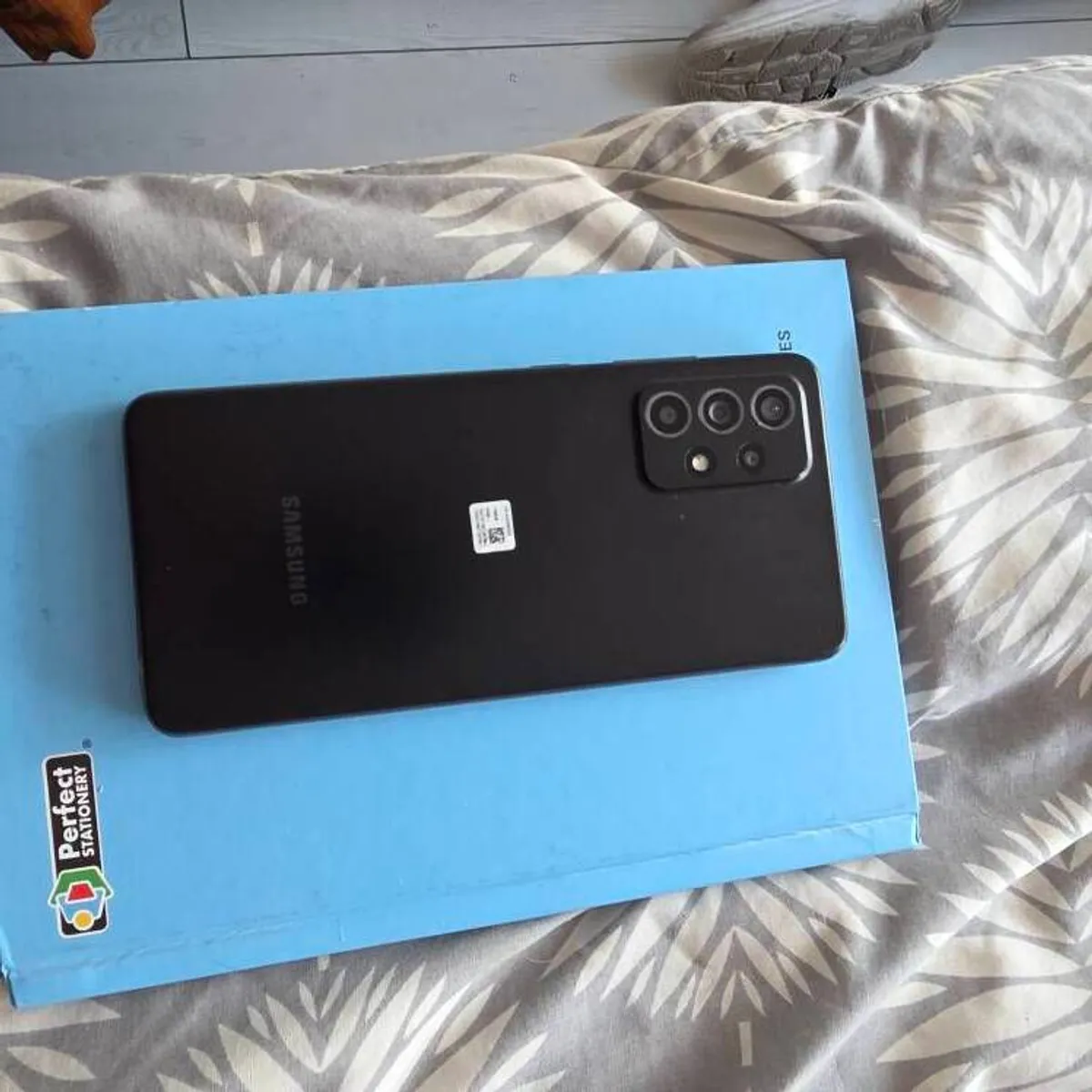 Mobile phones - Image 1