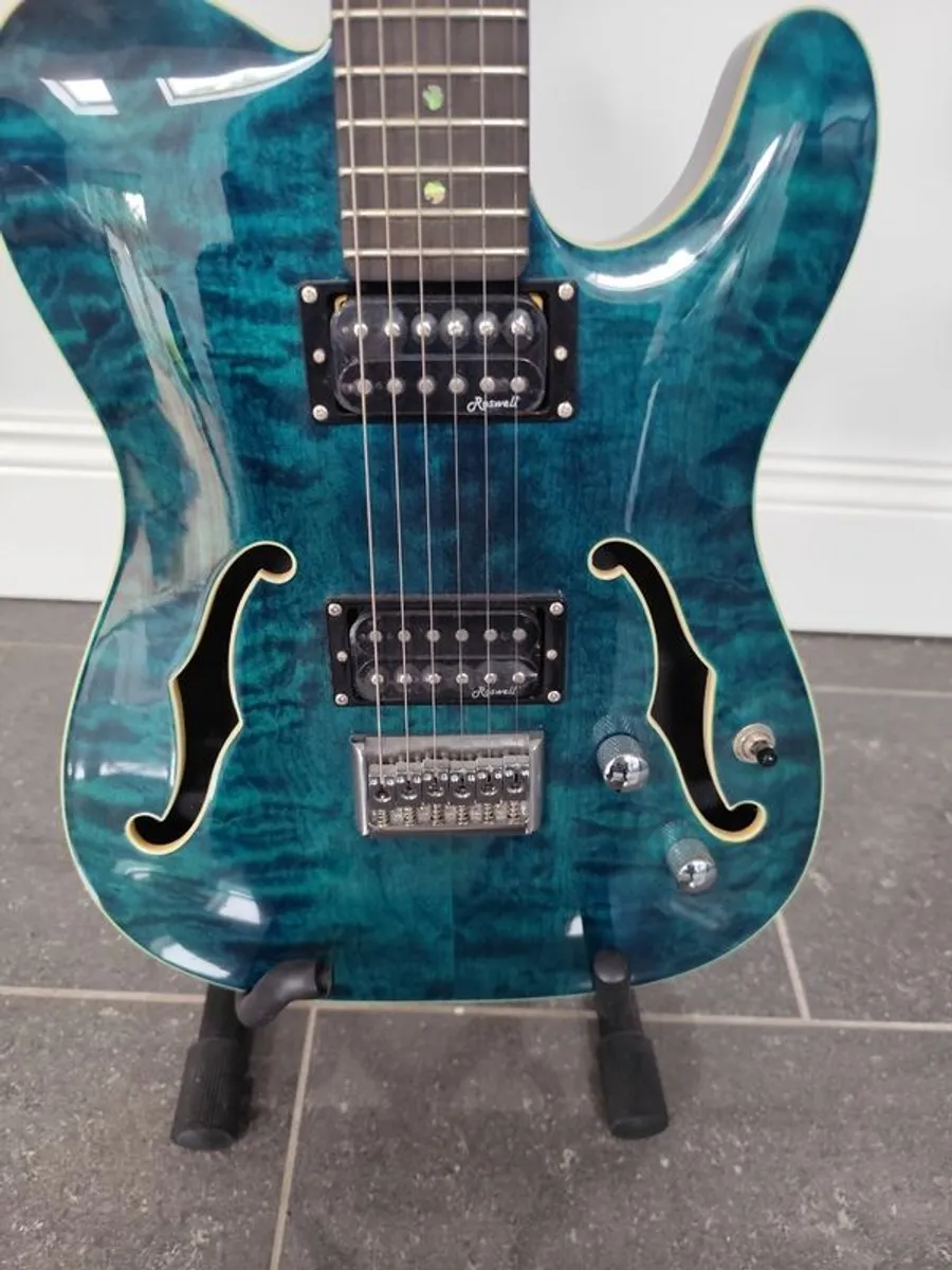 Harley Benton electric guitar - Image 2