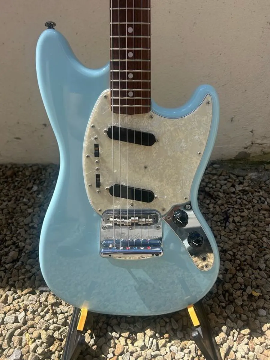 Fender Mustang 2008 MIJ 65 reissue - Image 1