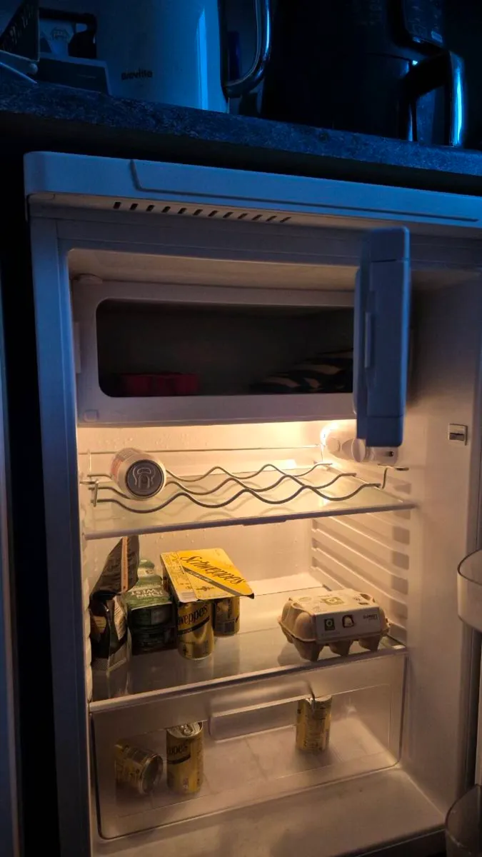 Under counter Fridge Freezer - Image 4