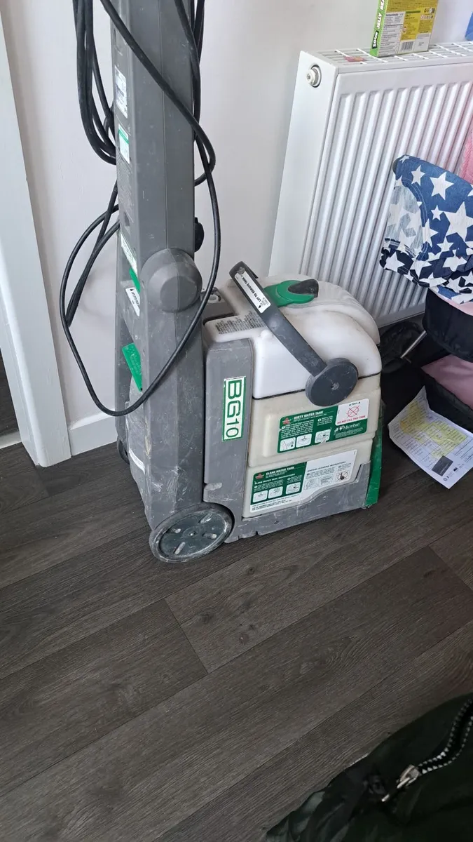 Carpet cleaner - Image 1