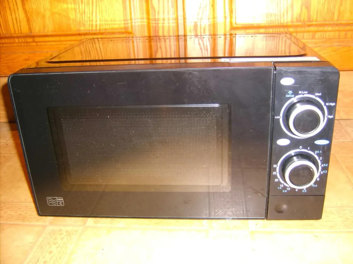Essentials Microwave. - Image 1