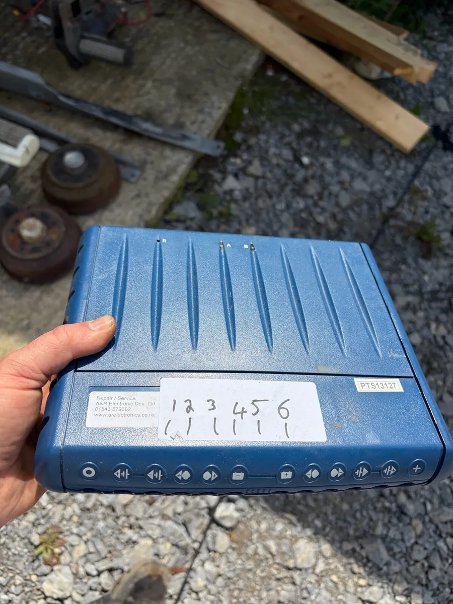 Full set of caravan motor movers - Image 1