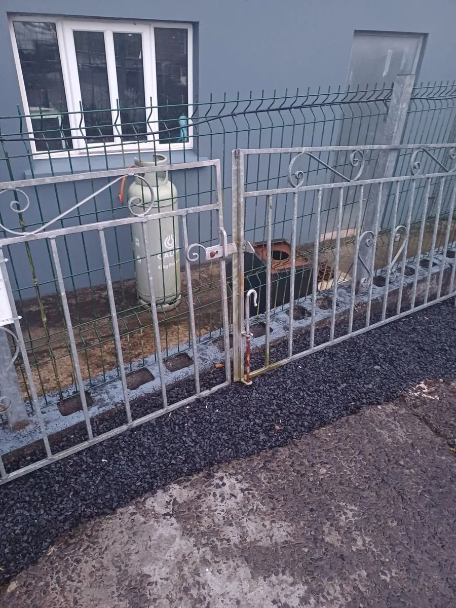 Wrought iron gates - Image 4