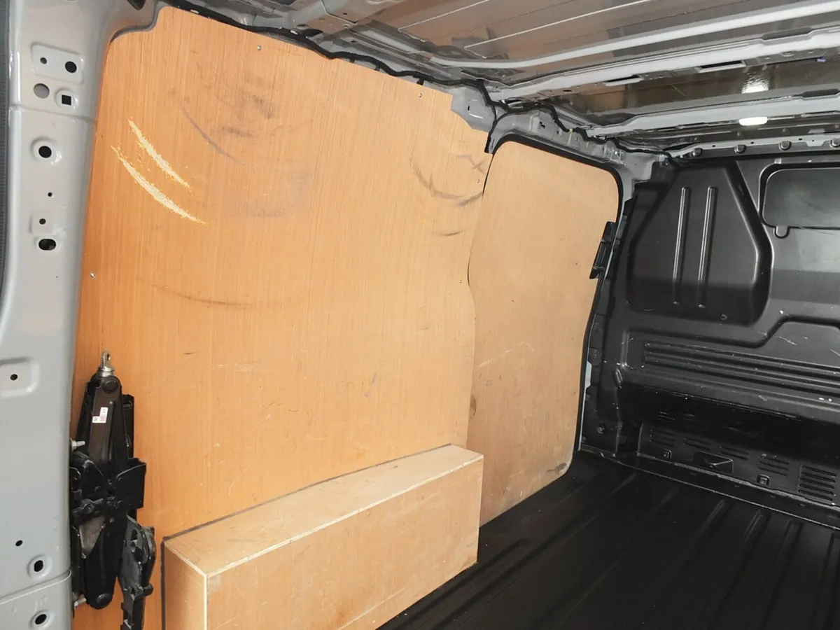 2024 Ford Transit Custom Panel Van - Image 3