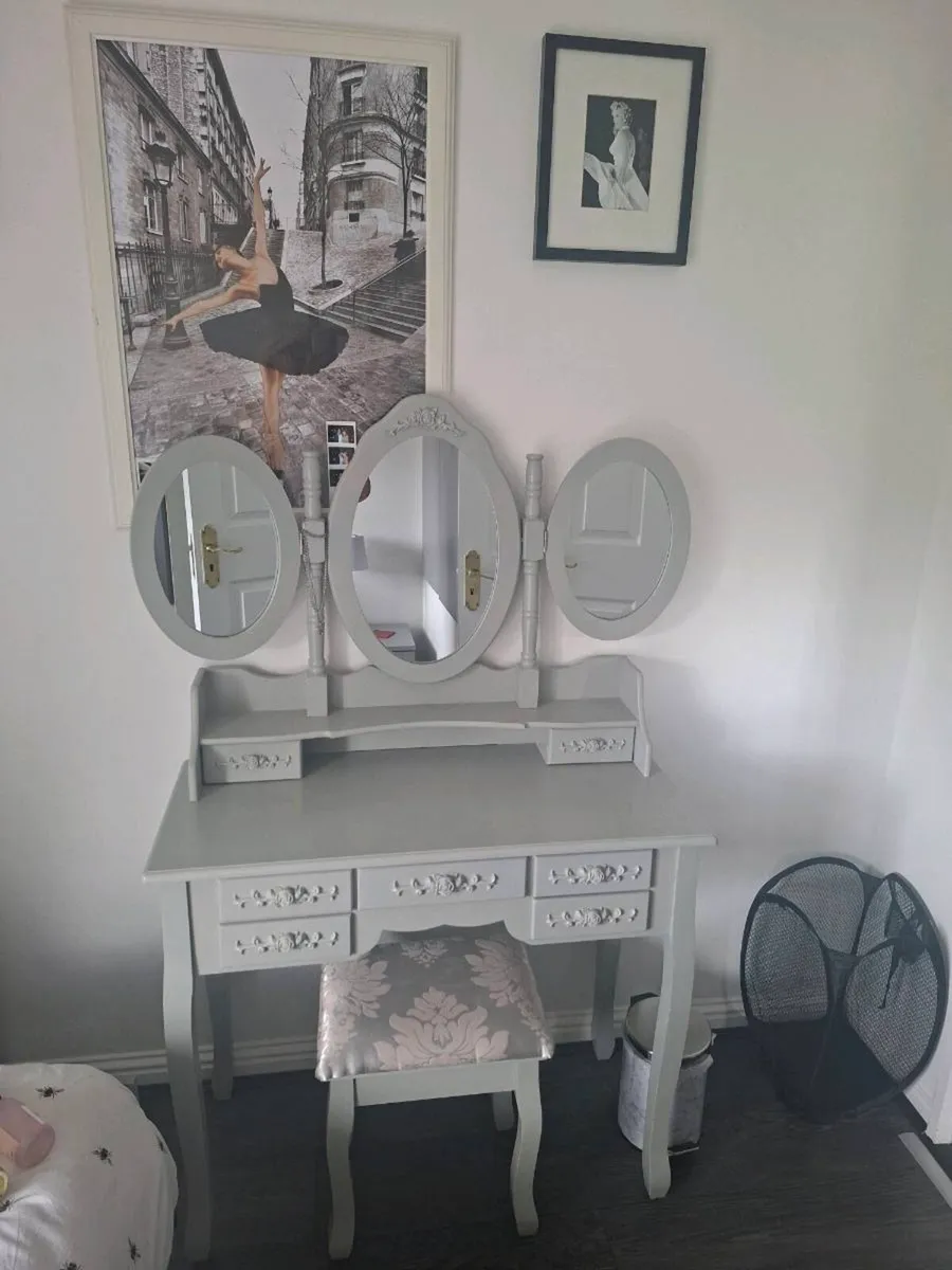 Dressing table - Image 2