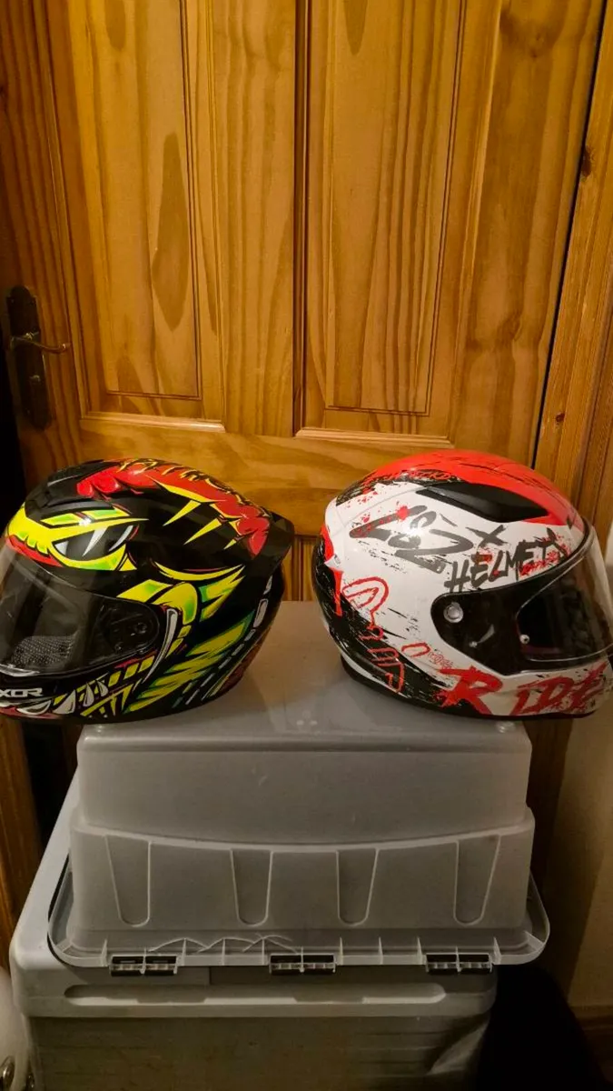 Motorbike helmet - Image 2