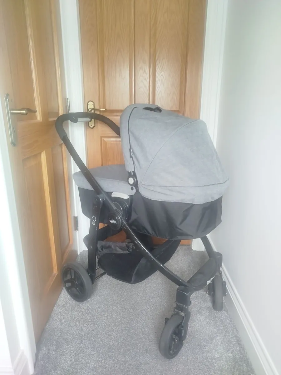 Graco Evo Pushchair & Newborn attachment - Image 2