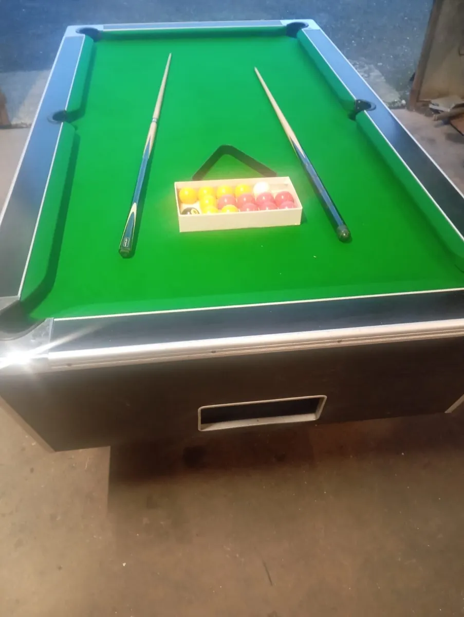 Pool table - Image 4