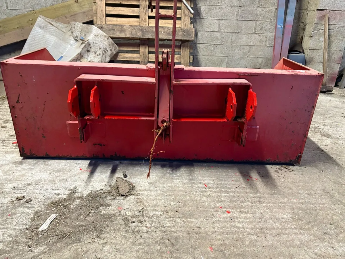 5 foot Nugent Link box for sale - Image 1