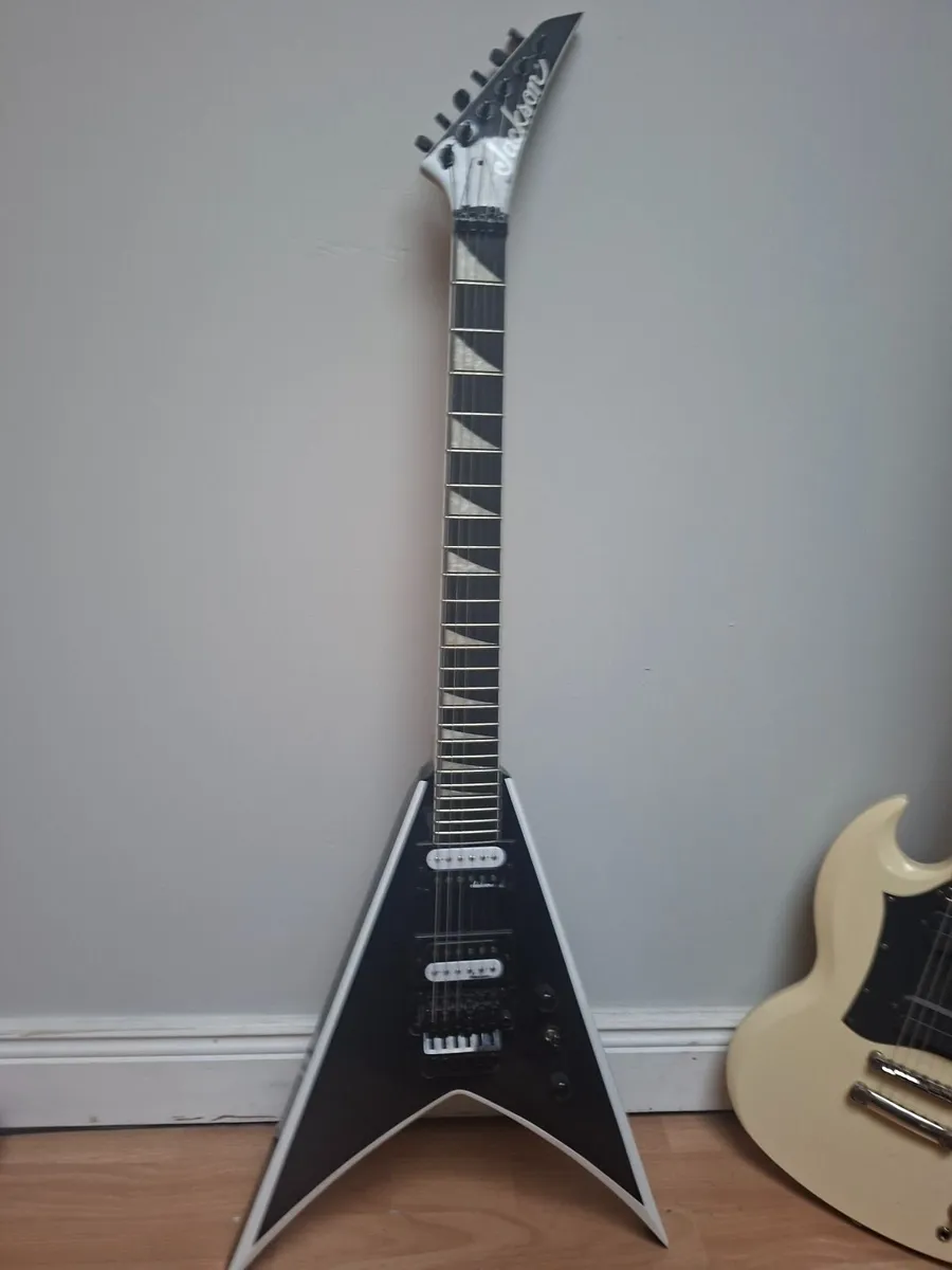 Guitars and amp - Image 2