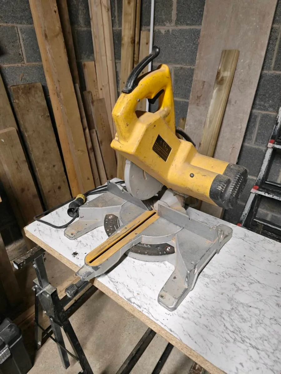 DeWalt DW707-LX 216mm Mitre Saw – Professional Gra - Image 1