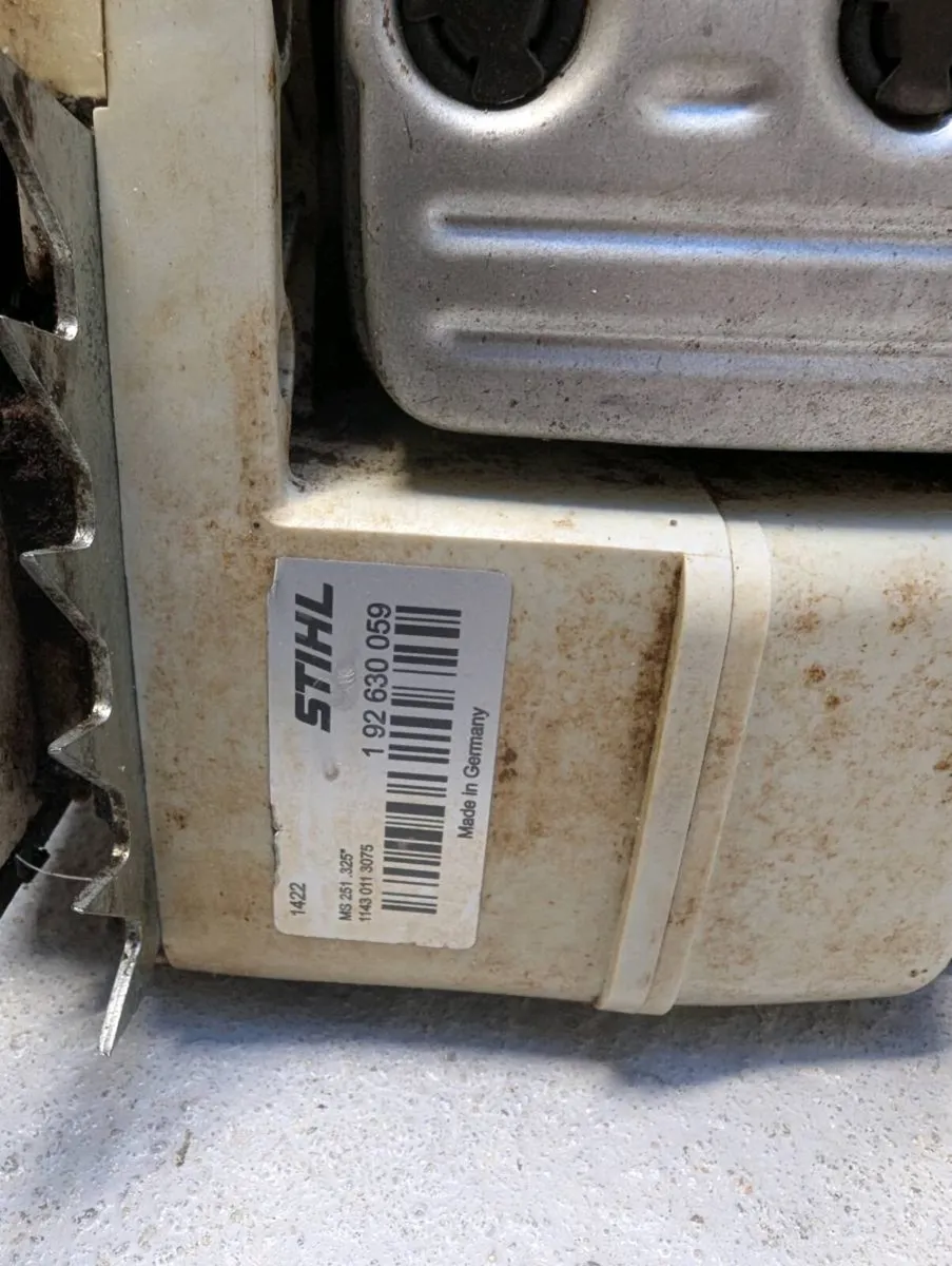 Stihl MS 251 chainsaw - Image 4