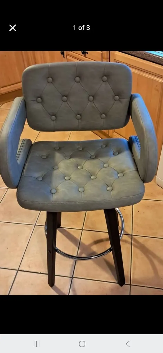 High stools - Image 1