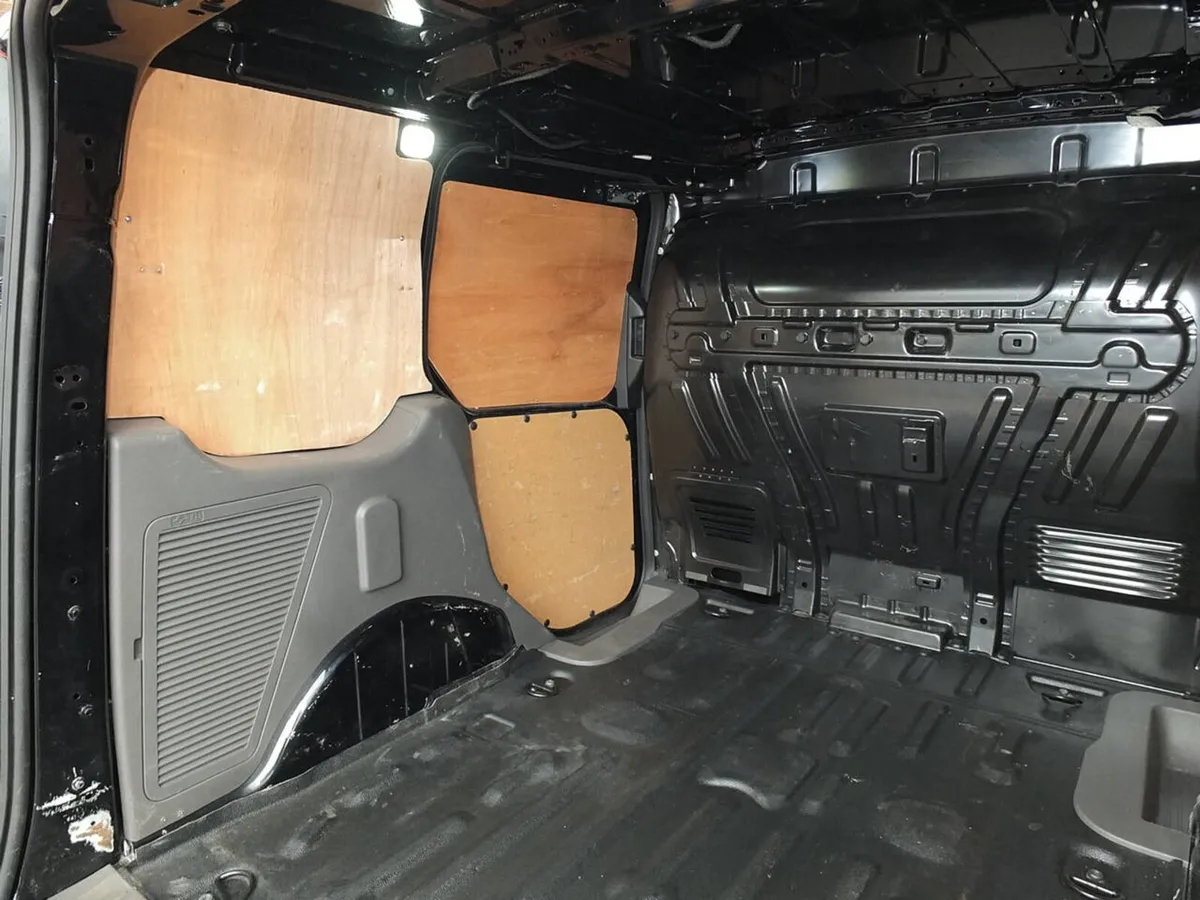 2019 Ford Transit Connect Panel Van - Image 4