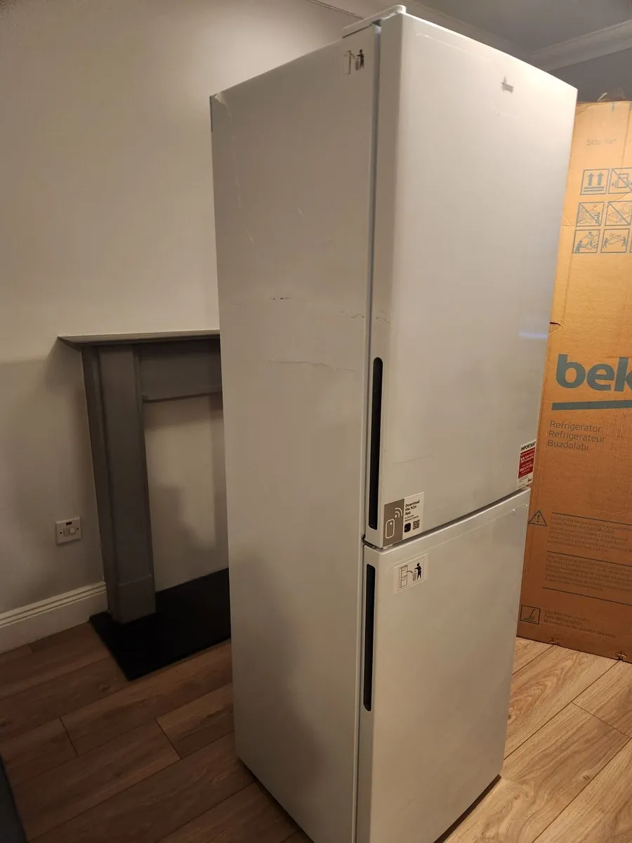 Fridge White Free Standing - Image 4