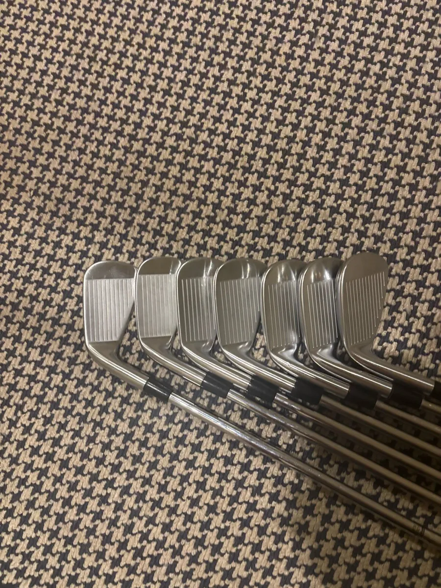Titleist 716 CB 4-PW stiff shaft S300 - Image 3