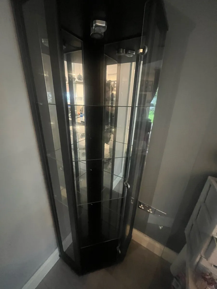 Corner glass display unit - Image 2
