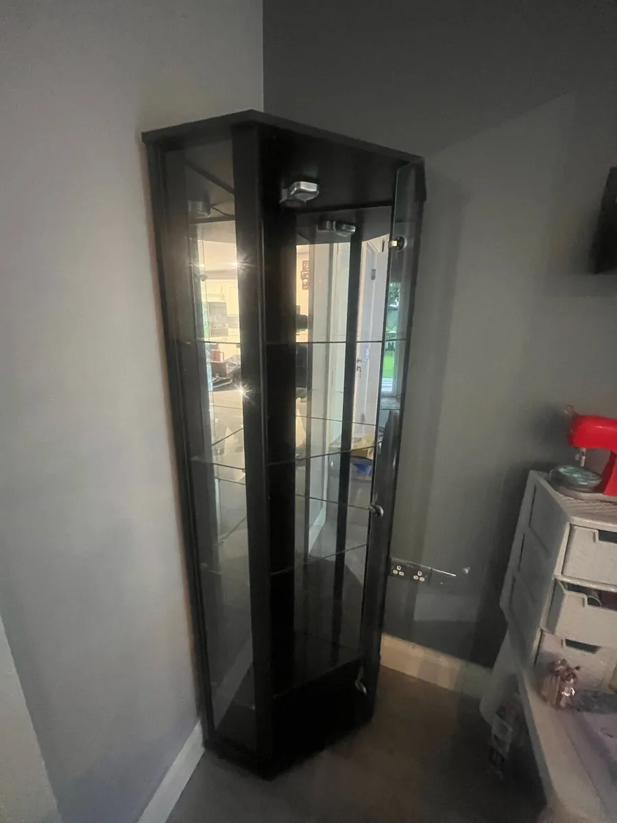 Corner glass display unit - Image 3