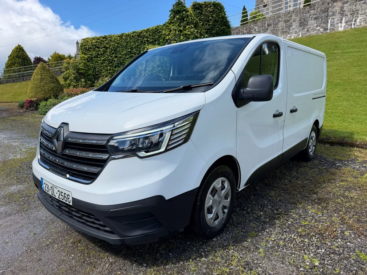 2023 Renault trafic - Image 3