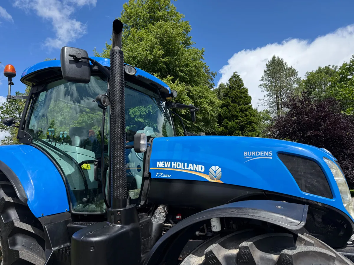 2015 New Holland T7.250 PC 50k €57950 Plus Vat - Image 3
