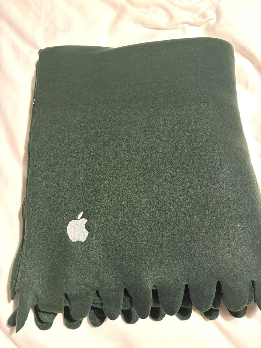 Green Blanket - Image 2